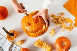 Halloween: pompoen uitsnijden